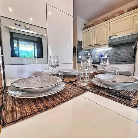 Apartman Rez De Jardin Privatif A 150m De La *