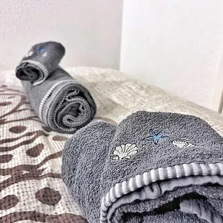 Rez De Jardin Privatif A 150m De La דירה *