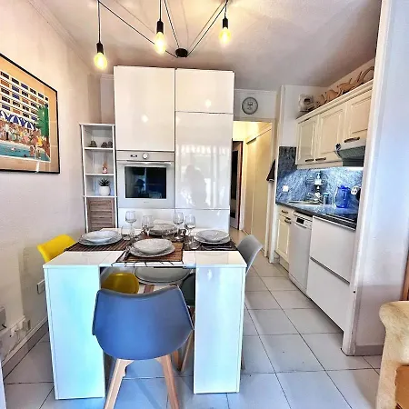 Rez De Jardin Privatif A 150m De La דירה