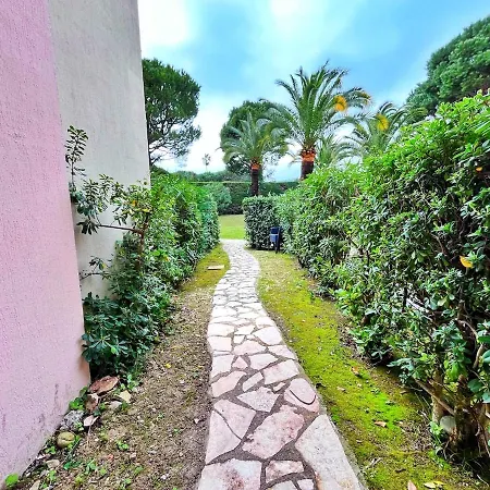 アパート Rez De Jardin Privatif A 150m De La *